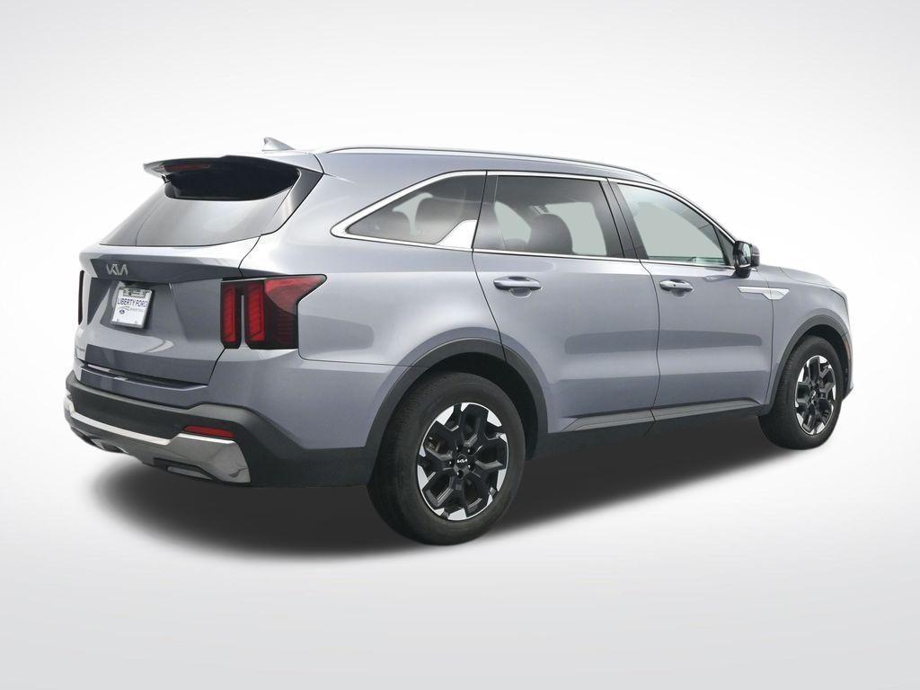 used 2024 Kia Sorento car, priced at $22,761