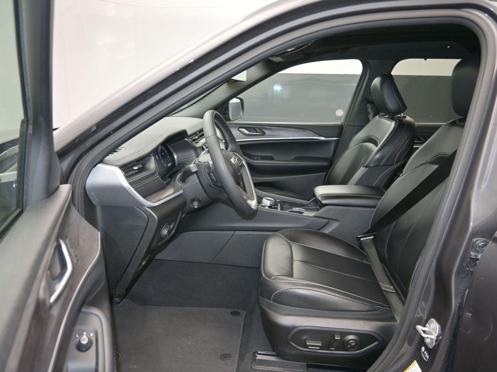 used 2024 Jeep Grand Cherokee L car, priced at $26,585