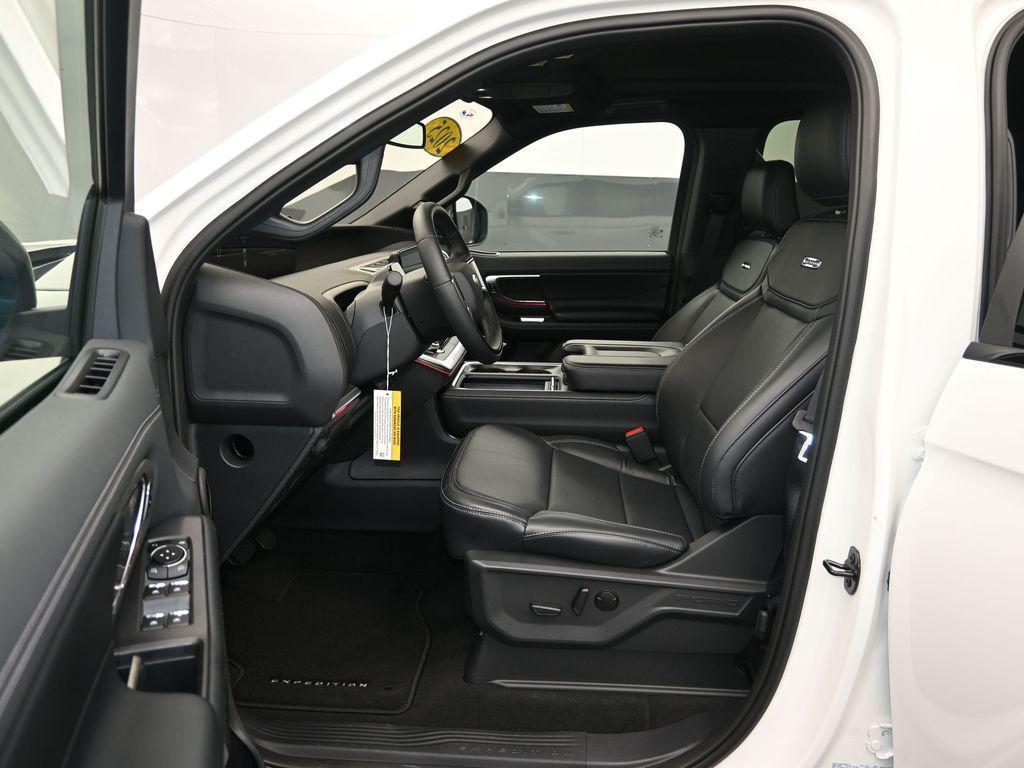 new 2025 Ford Expedition car, priced at $76,395
