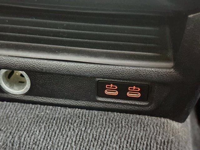 BMW 5 Series view 40
