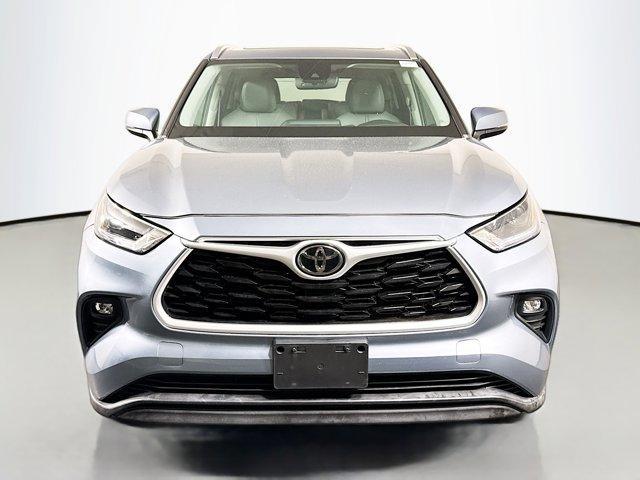 used 2021 Toyota Highlander car, priced at $23,998