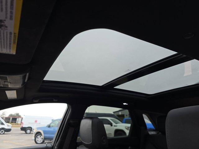 used 2024 Cadillac XT5 car, priced at $29,998