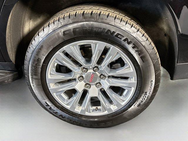 used 2025 GMC Yukon car, priced at $65,998