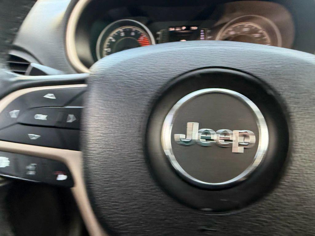 used 2016 Jeep Cherokee car, priced at $10,995