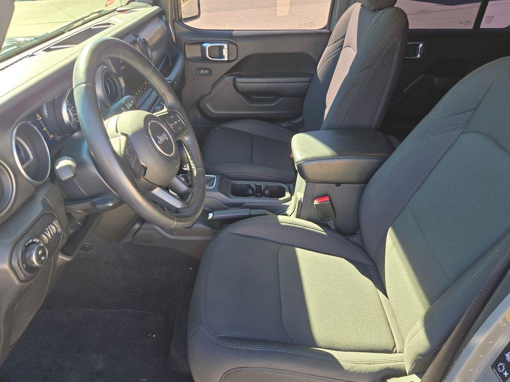 used 2022 Jeep Gladiator car, priced at $34,975