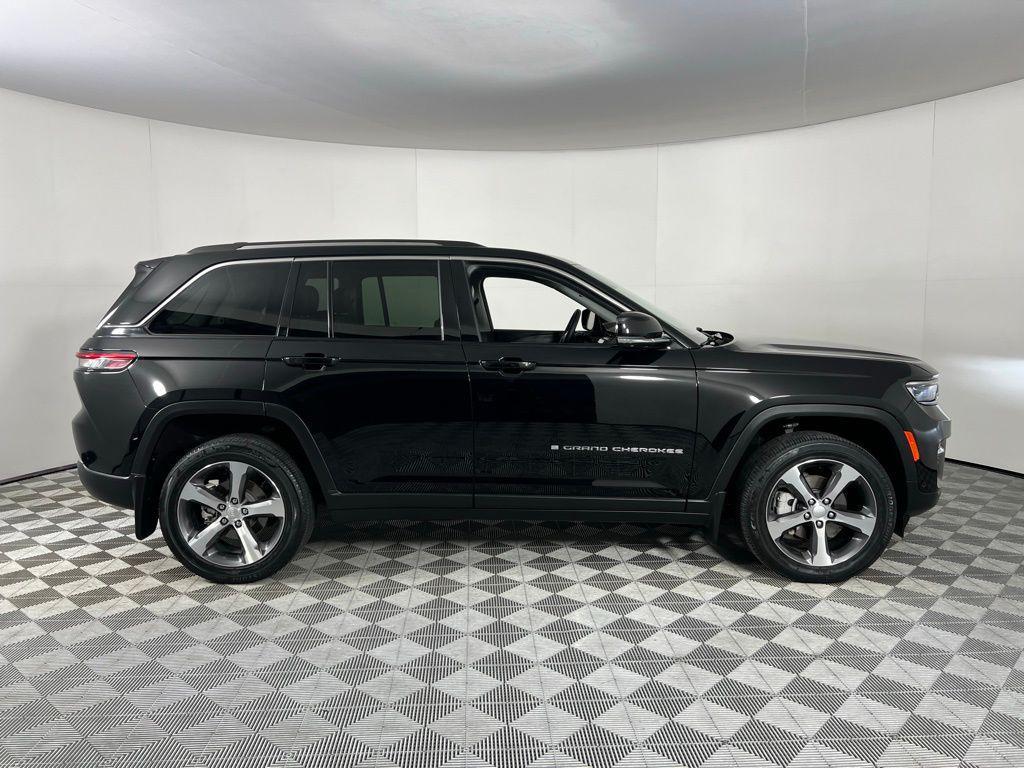 used 2023 Jeep Grand Cherokee car, priced at $31,173