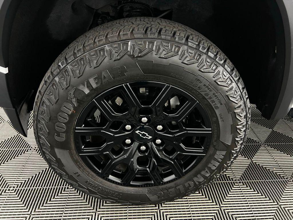 used 2024 Chevrolet Colorado car, priced at $35,473