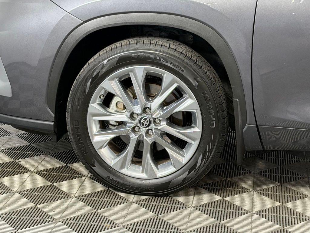 used 2024 Toyota Highlander car, priced at $40,873