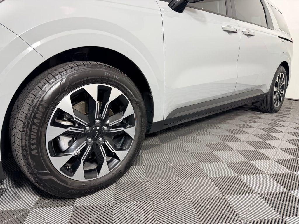 used 2024 Kia Carnival car, priced at $35,473