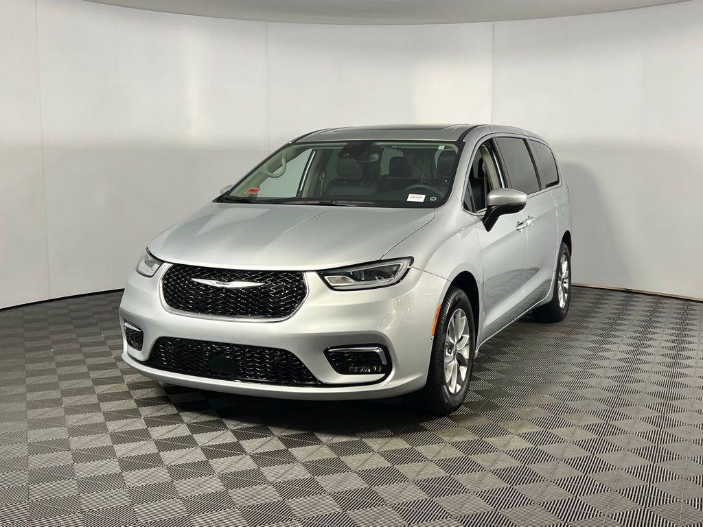 used 2023 Chrysler Pacifica car, priced at $35,175