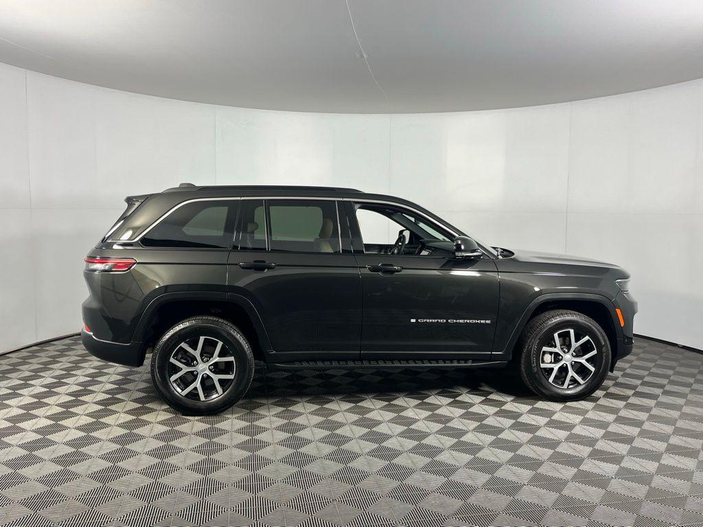 used 2024 Jeep Grand Cherokee car, priced at $34,473