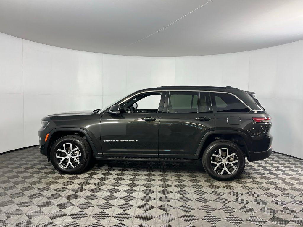 used 2024 Jeep Grand Cherokee car, priced at $34,473