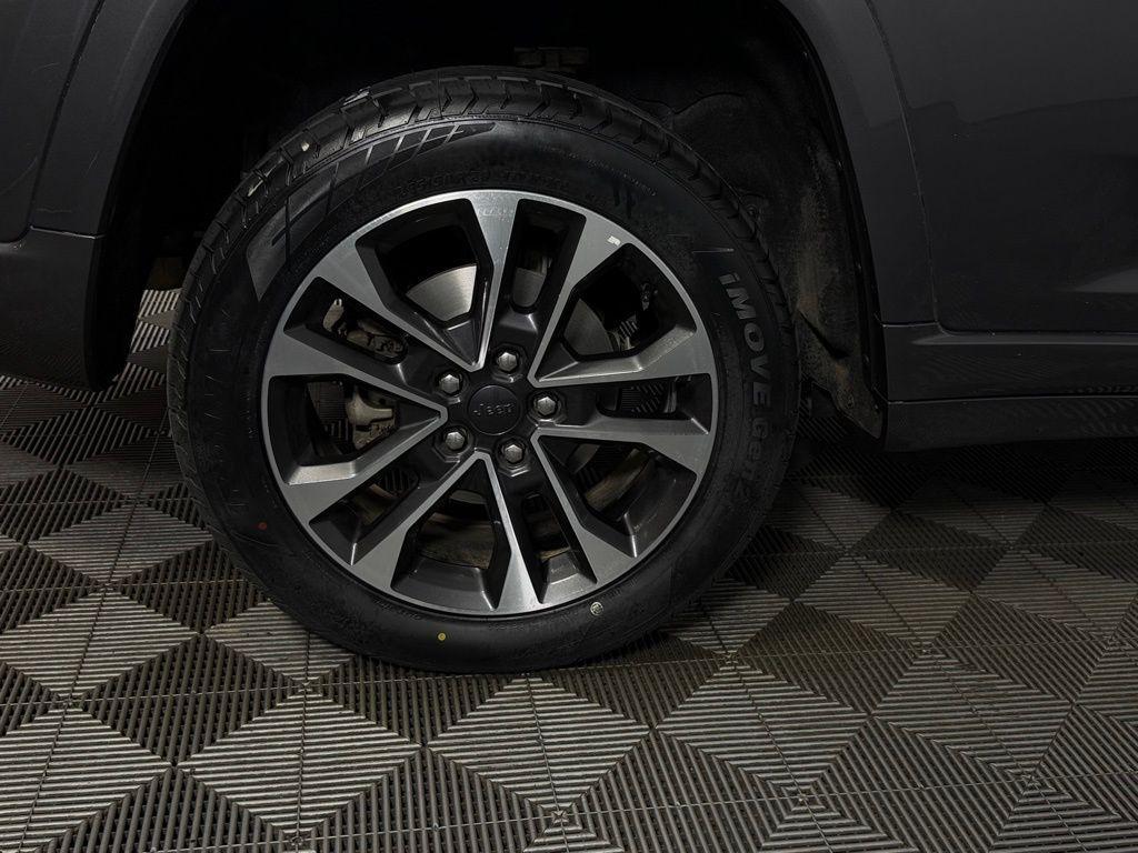 used 2022 Jeep Grand Cherokee car, priced at $28,473