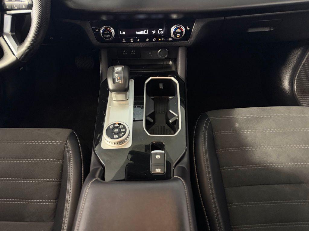 used 2025 Mitsubishi Outlander car, priced at $25,572
