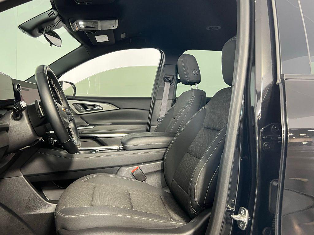 used 2024 Chevrolet Traverse car, priced at $34,473