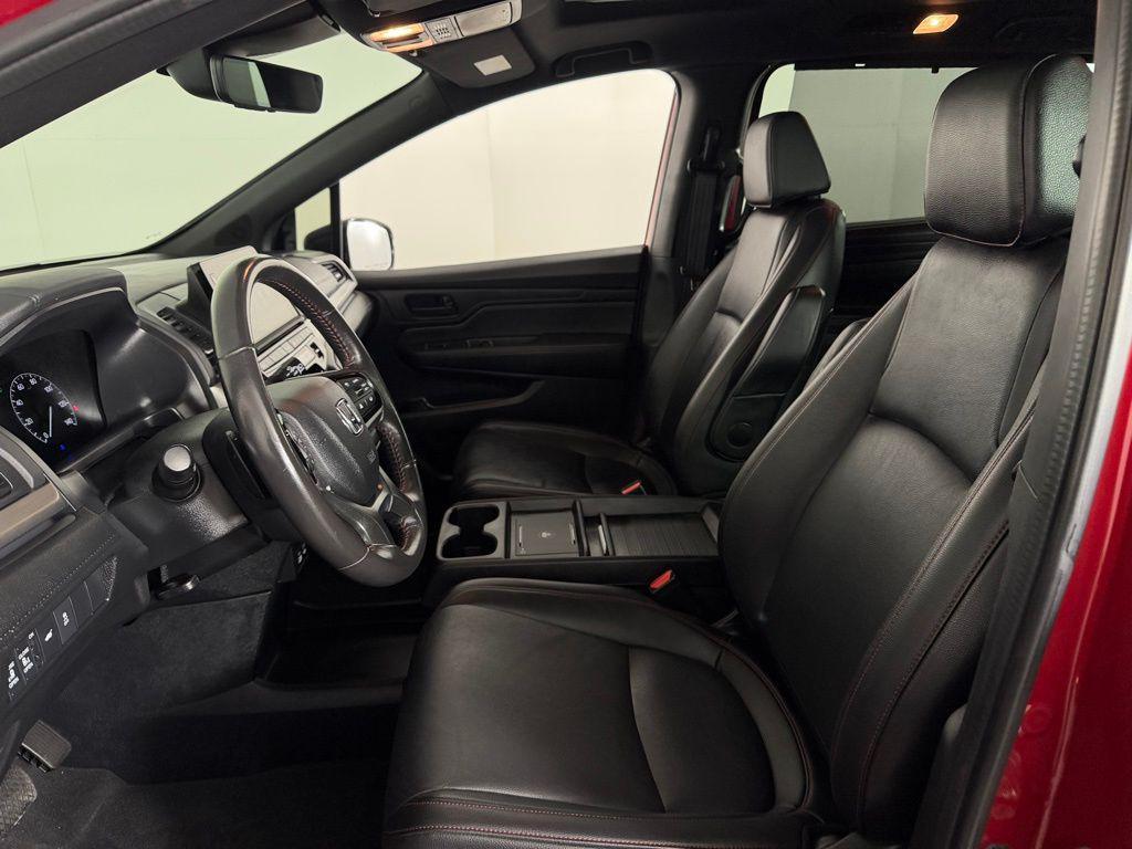 used 2025 Honda Odyssey car, priced at $37,973