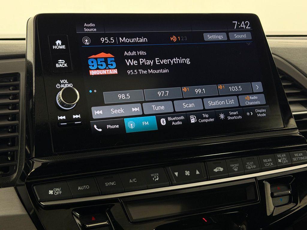 used 2025 Honda Odyssey car, priced at $37,973