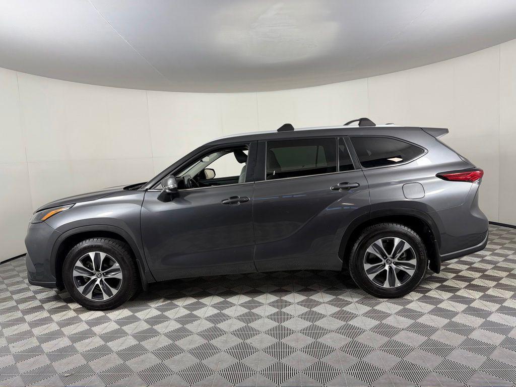 used 2023 Toyota Highlander Hybrid car, priced at $36,572