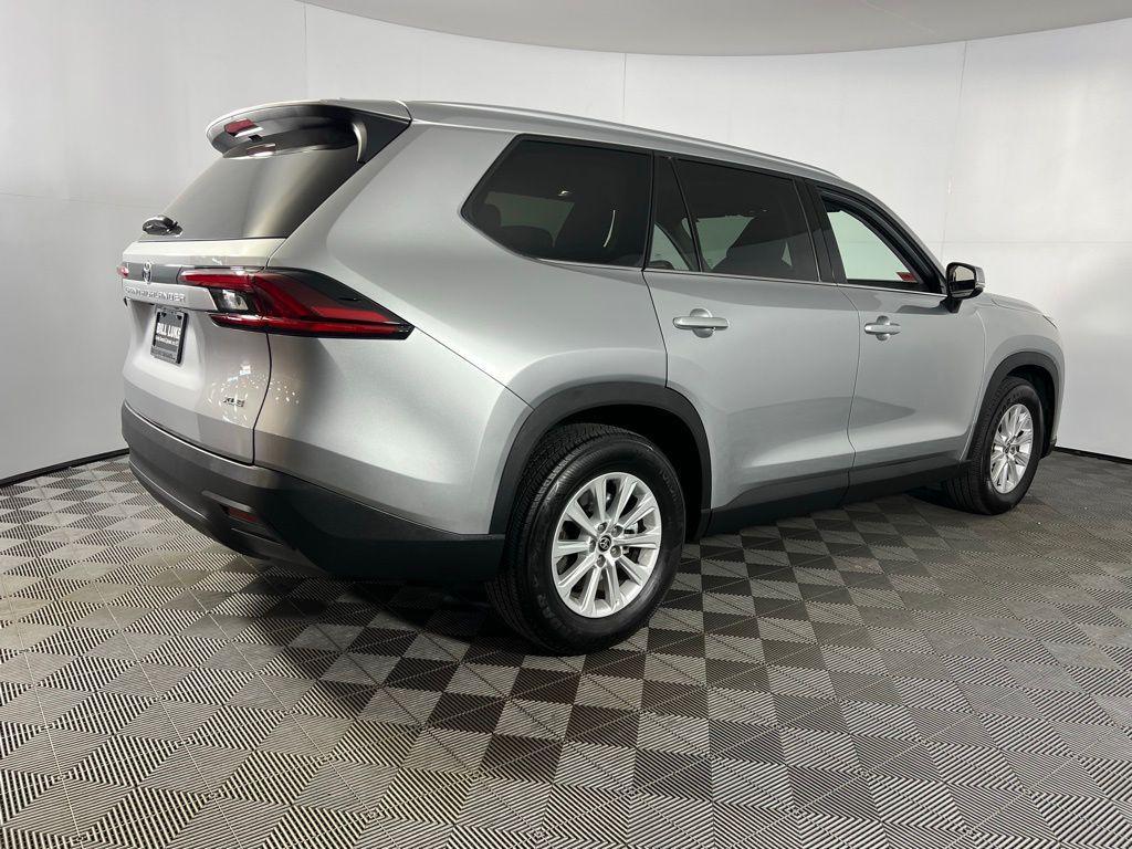 used 2025 Toyota Highlander car, priced at $43,473