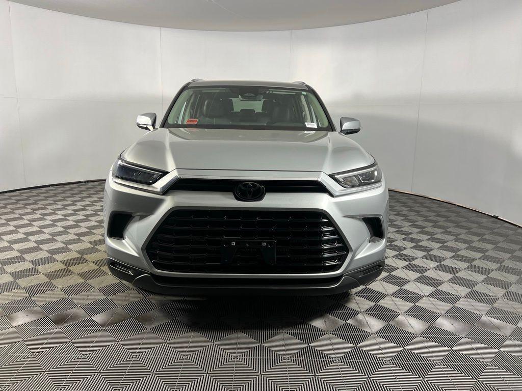used 2025 Toyota Highlander car, priced at $43,473