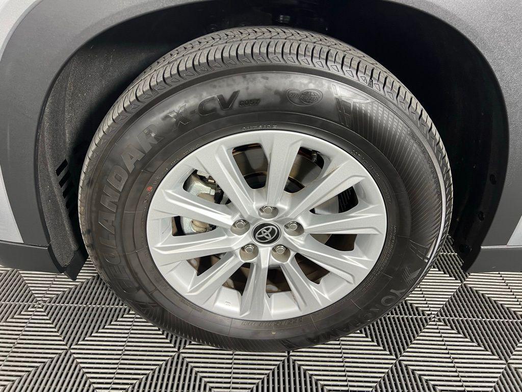 used 2025 Toyota Highlander car, priced at $43,473