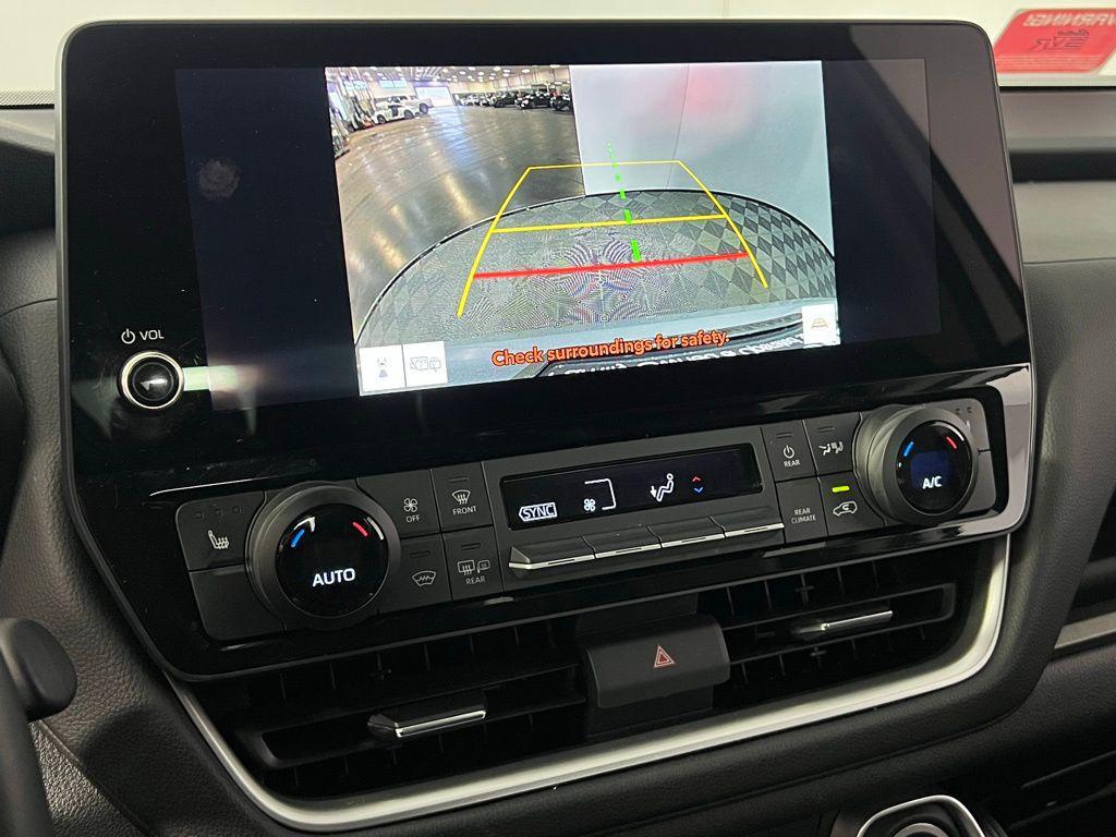 used 2025 Toyota Highlander car, priced at $43,473