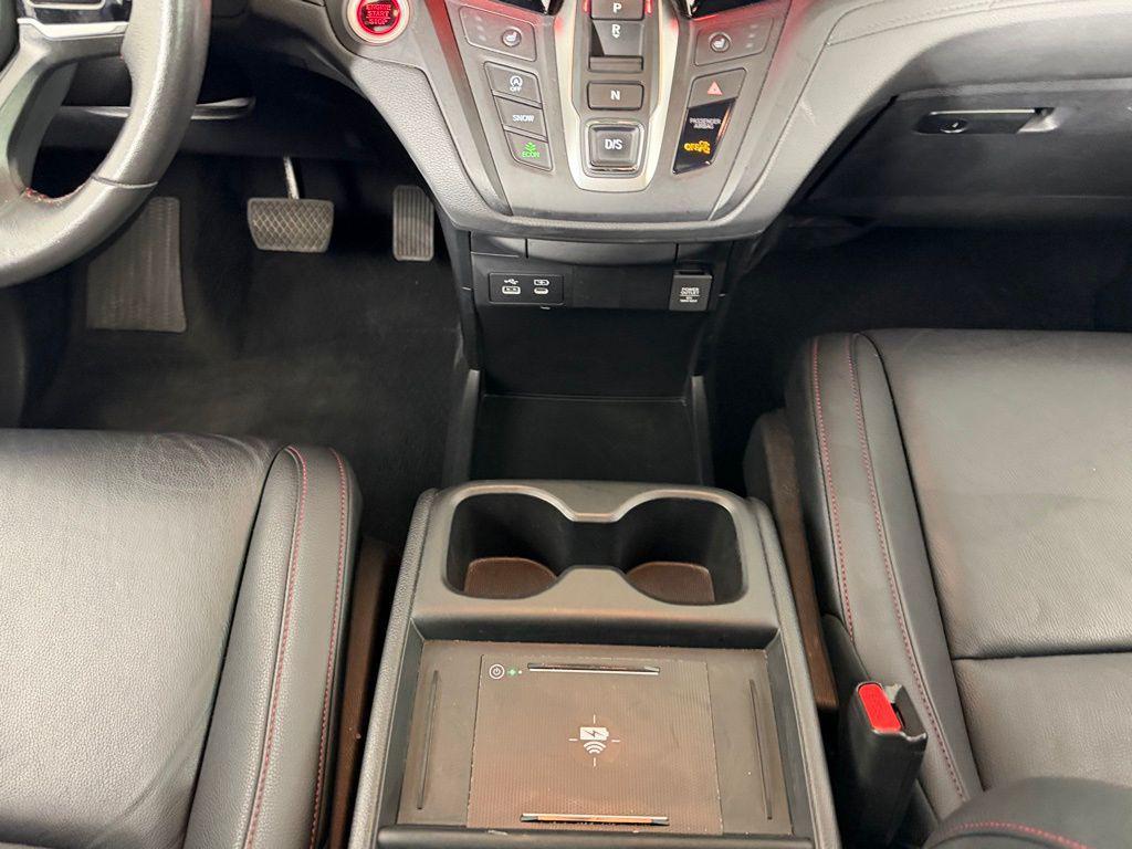 used 2025 Honda Odyssey car, priced at $37,673