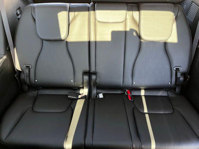 used 2025 Kia Carnival Hybrid car, priced at $43,973