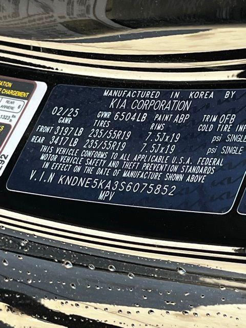 used 2025 Kia Carnival Hybrid car, priced at $43,973