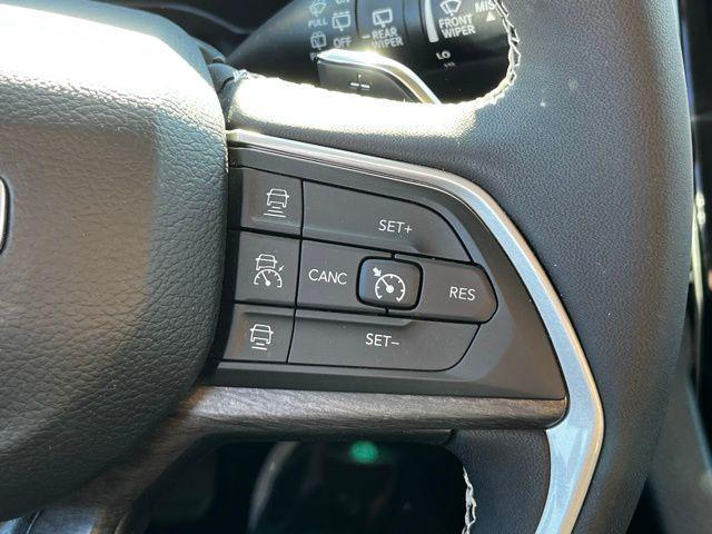 used 2023 Jeep Grand Cherokee car, priced at $28,975