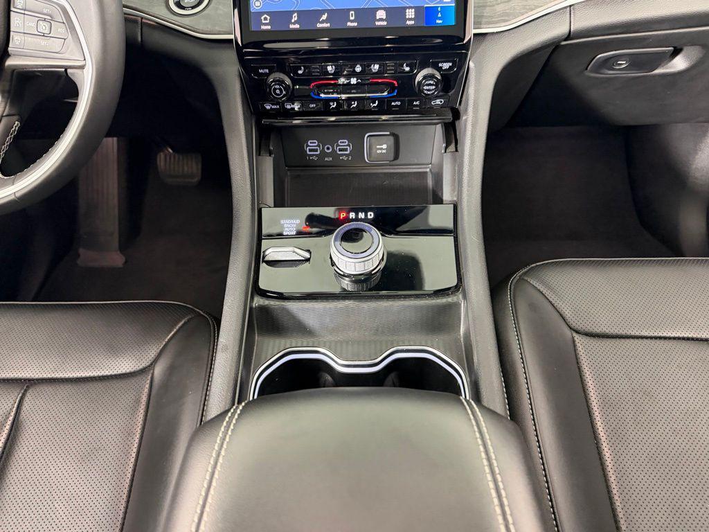 used 2024 Jeep Grand Cherokee car, priced at $36,973