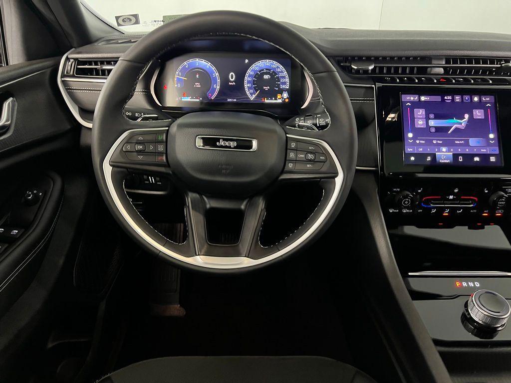 used 2025 Jeep Grand Cherokee car, priced at $34,173