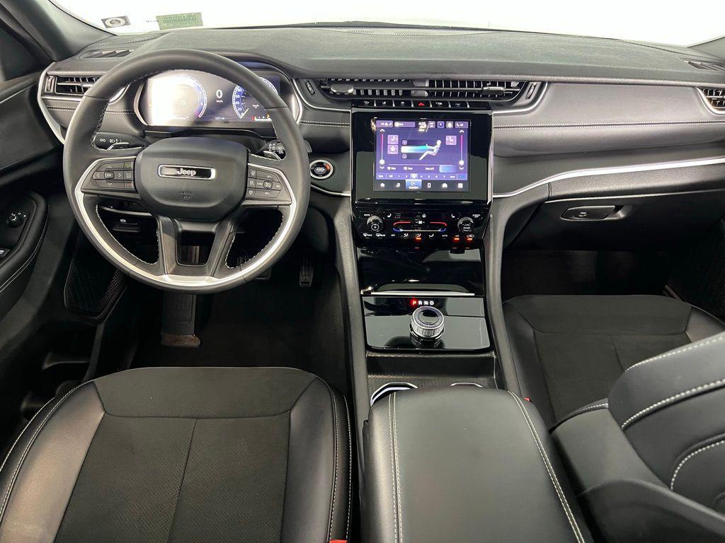 used 2025 Jeep Grand Cherokee car, priced at $34,173