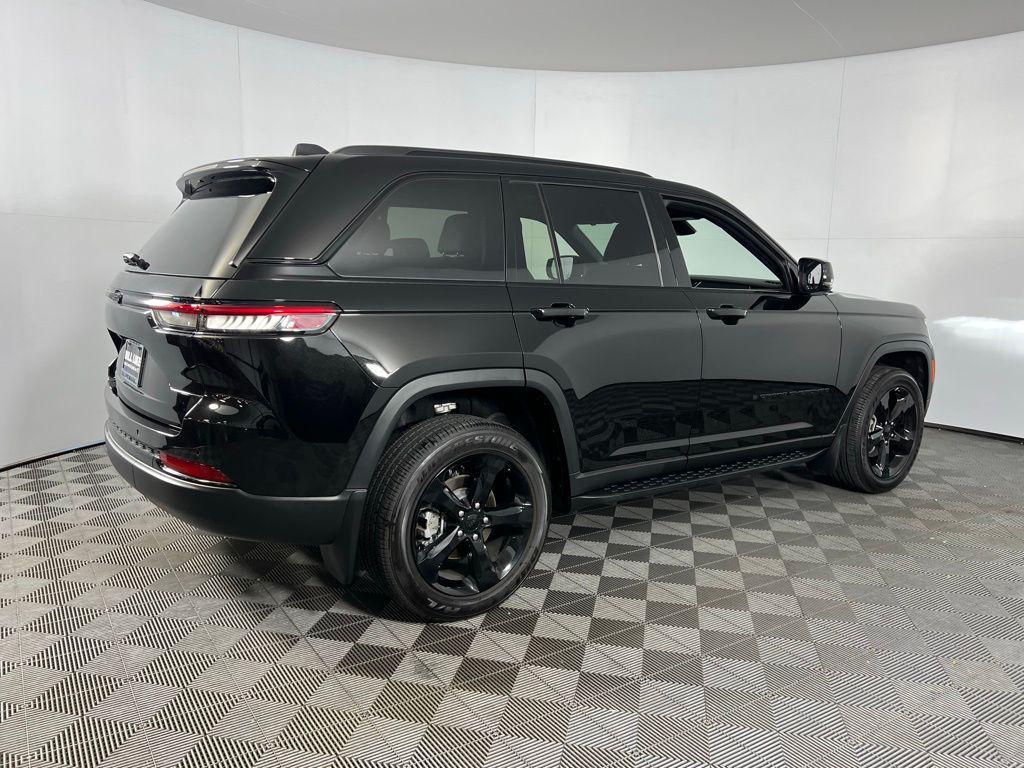 used 2025 Jeep Grand Cherokee car, priced at $34,173