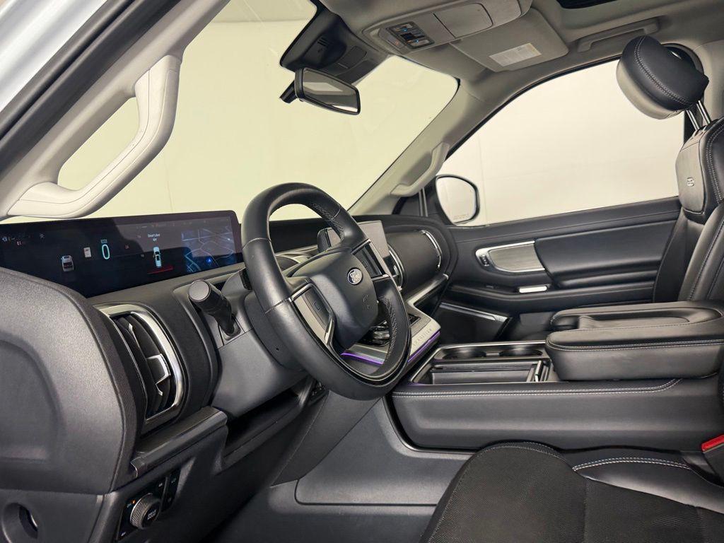 used 2025 Ford Expedition car, priced at $62,472