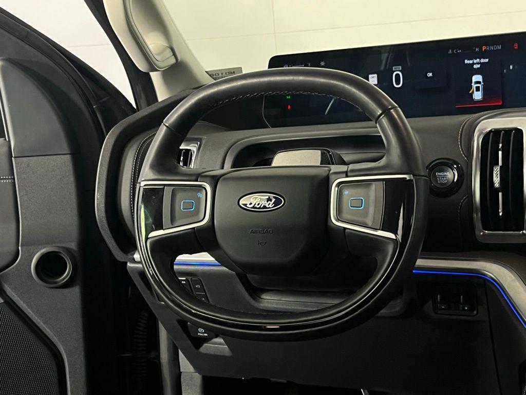 used 2025 Ford Expedition car, priced at $61,572