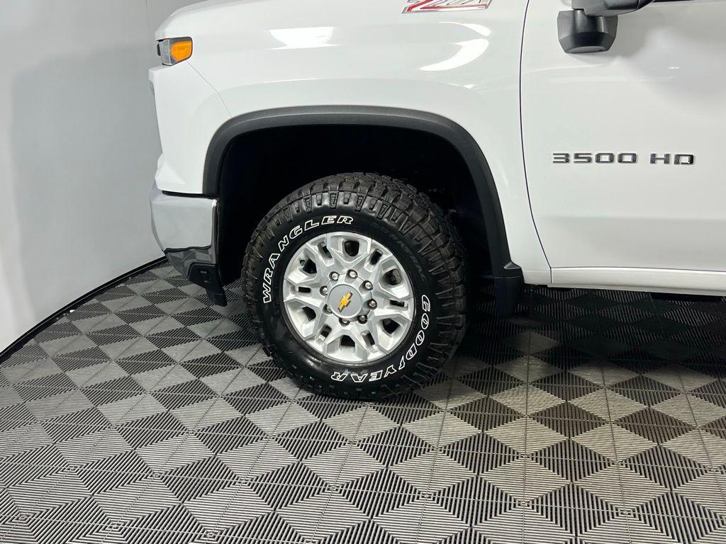 used 2024 Chevrolet Silverado 3500 car, priced at $48,073