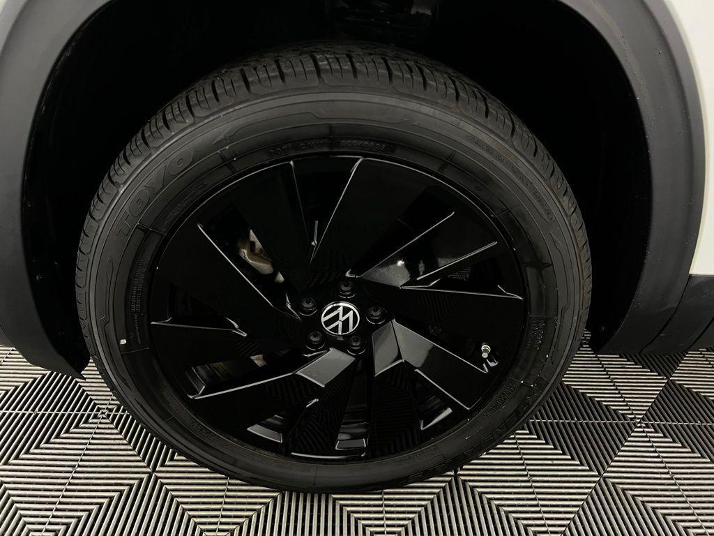 used 2024 Volkswagen Atlas car, priced at $26,975