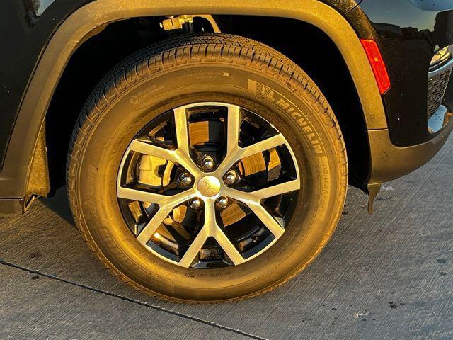 used 2024 Jeep Grand Cherokee car, priced at $31,973
