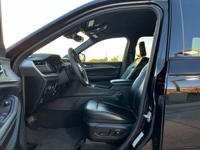 used 2024 Jeep Grand Cherokee car, priced at $31,973