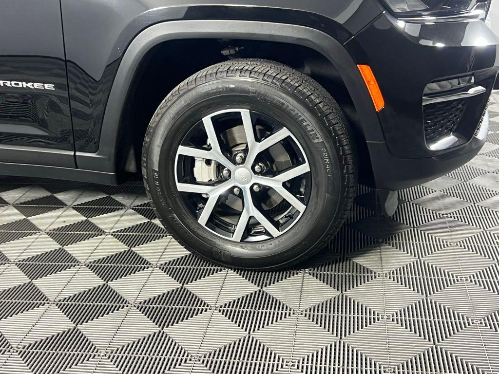 used 2024 Jeep Grand Cherokee car, priced at $31,173