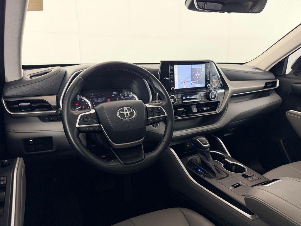 used 2022 Toyota Highlander car, priced at $34,573