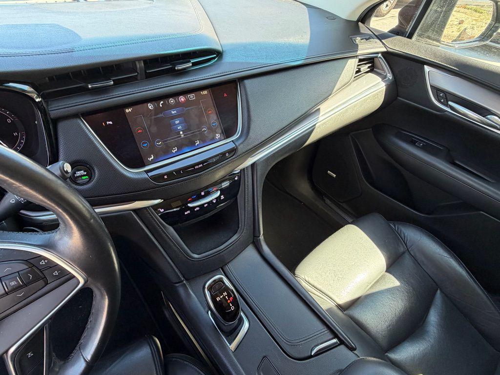 used 2017 Cadillac XT5 car, priced at $10,995