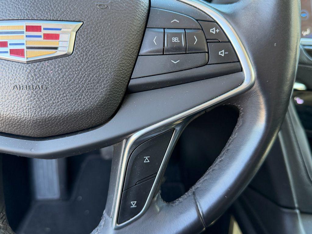 used 2017 Cadillac XT5 car, priced at $10,995