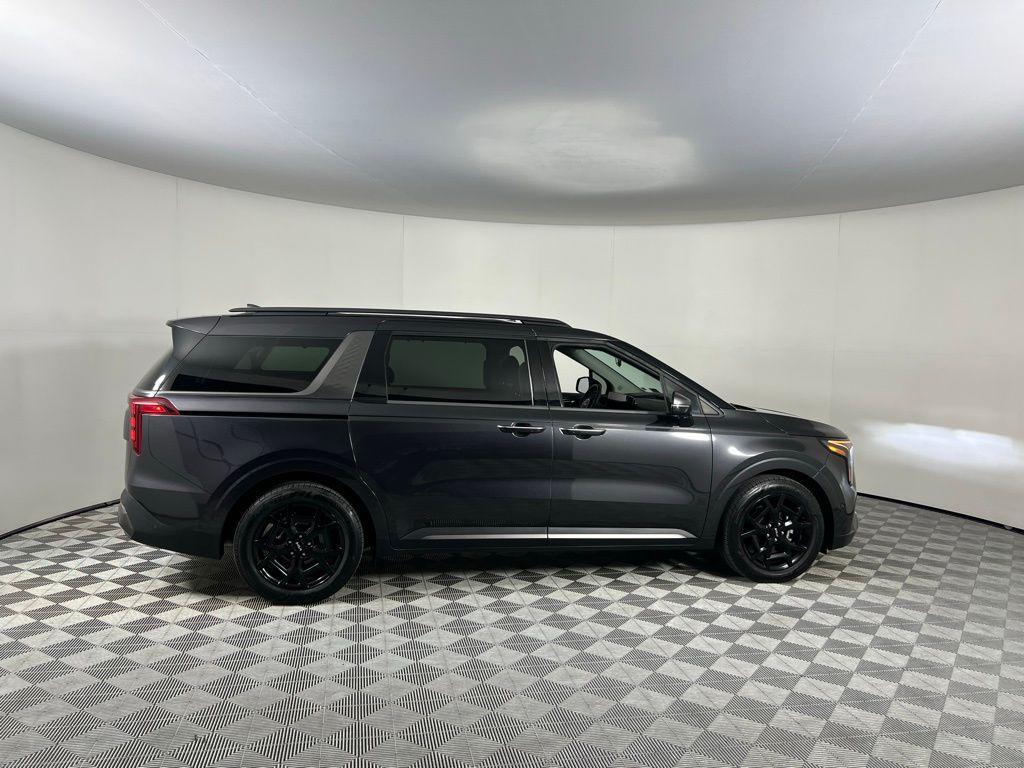 used 2025 Kia Carnival car, priced at $40,375