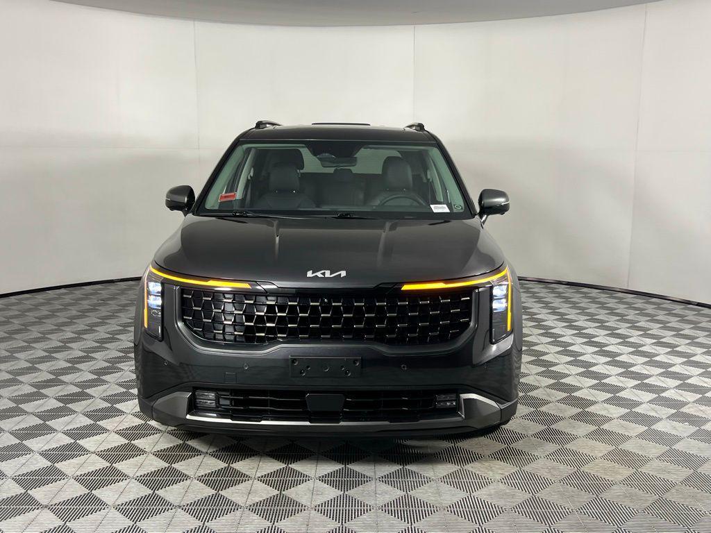 used 2025 Kia Carnival car, priced at $40,375