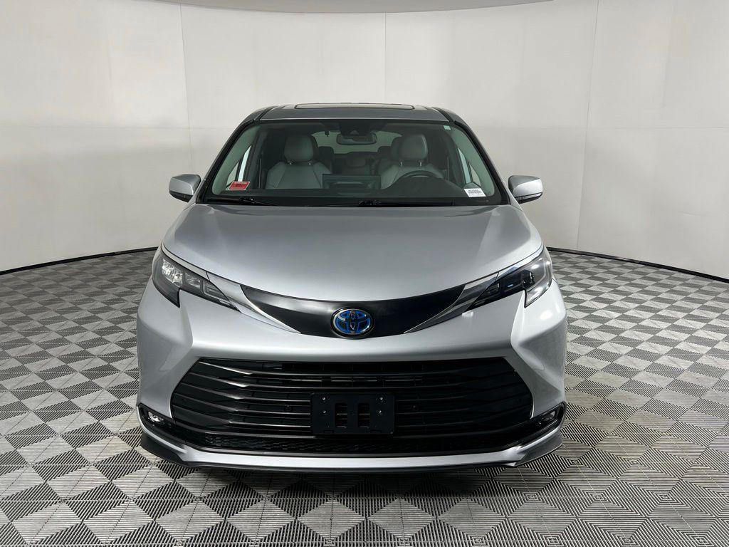 used 2025 Toyota Sienna car, priced at $44,973