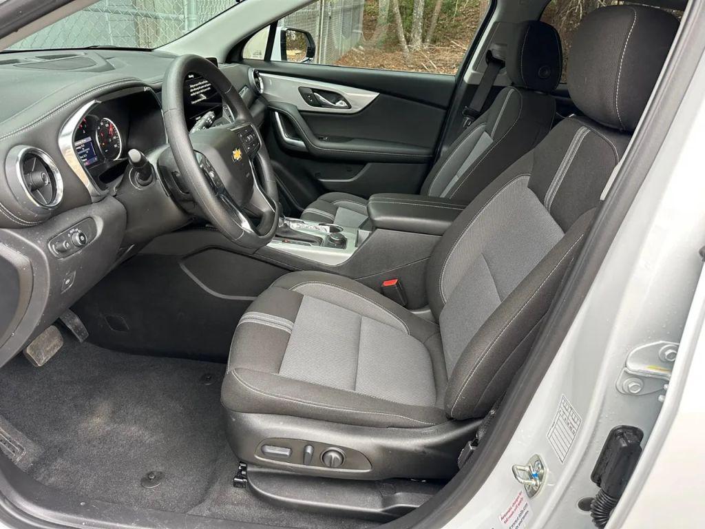 used 2025 Chevrolet Blazer car, priced at $28,995