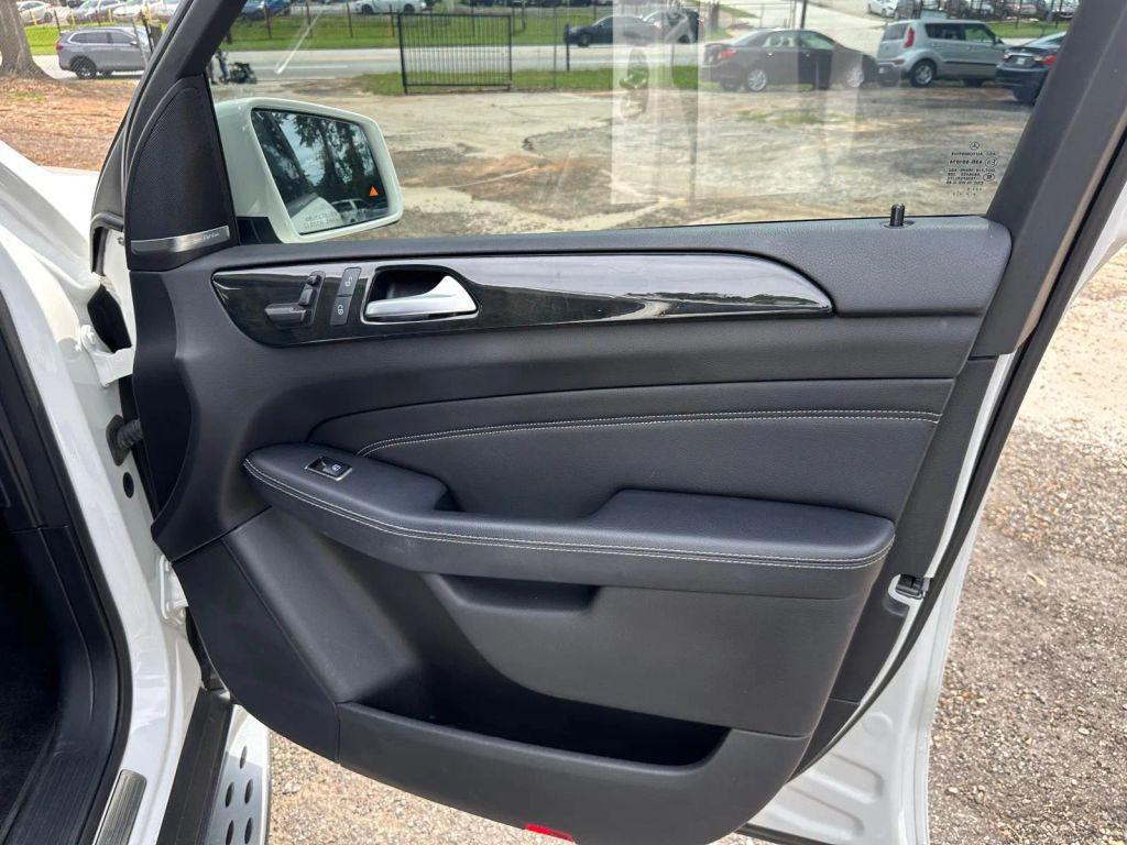 used 2015 Mercedes-Benz M-Class car, priced at $13,999