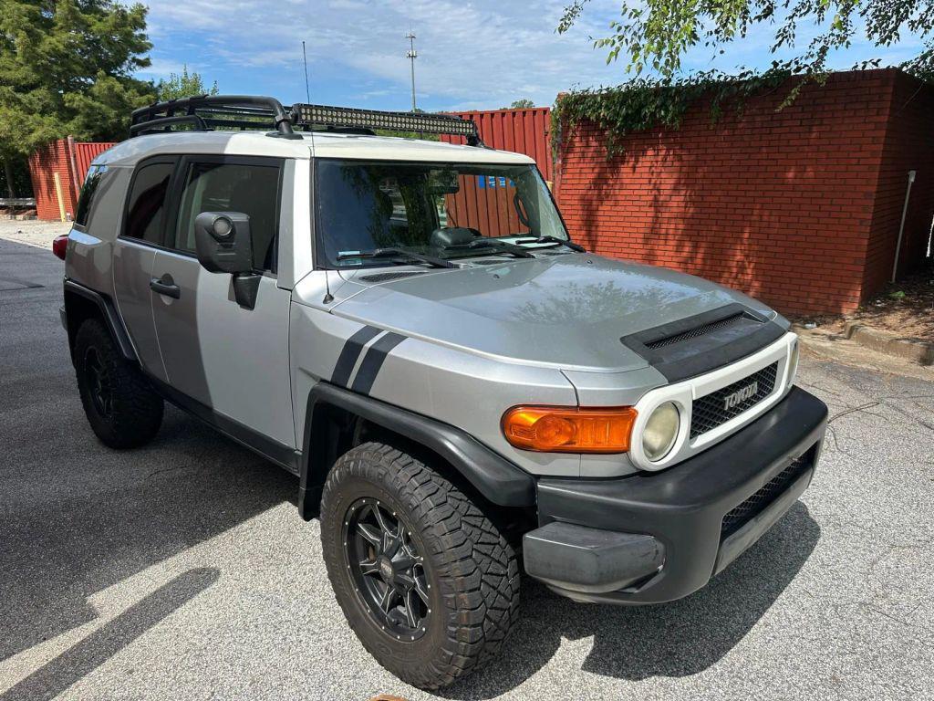 used 2007 Toyota FJ Cruiser car, priced at $17,995